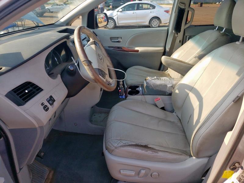 Photo 7 from auction – 2012 TOYOTA SIENNA XLE with VIN 5TDYK3DC8CS251000