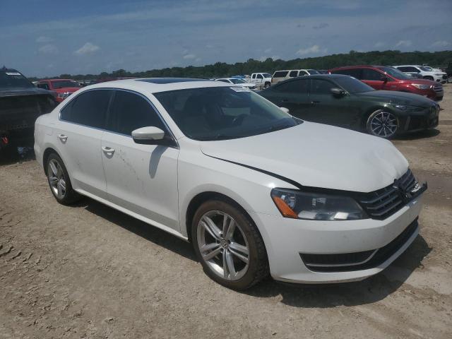 Photo 4 from auction – 2015 VOLKSWAGEN PASSAT SE with VIN 1VWBV7A33FC011199