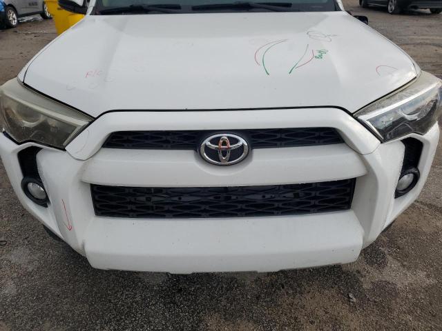 Photo 11 from auction – 2018 TOYOTA 4RUNNER SR with VIN JTEZU5JR8J5177076