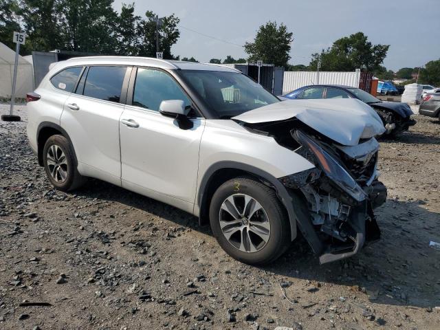 Photo 4 from auction – 2024 TOYOTA HIGHLANDER with VIN 5TDKDRBH5RS565679