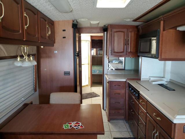 Фото 6 с аукциона – 2002 WINNEBAGO ULT.ADVANT с VIN 4VZBN24962C039870