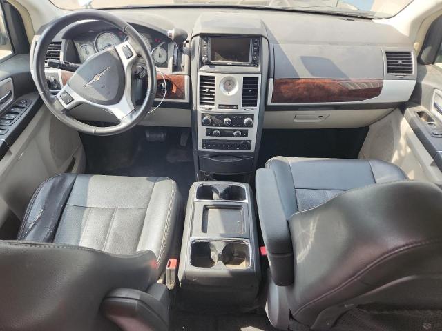 Photo 8 from auction – 2010 CHRYSLER TOWN & COU with VIN 2A4RR8D16AR451966
