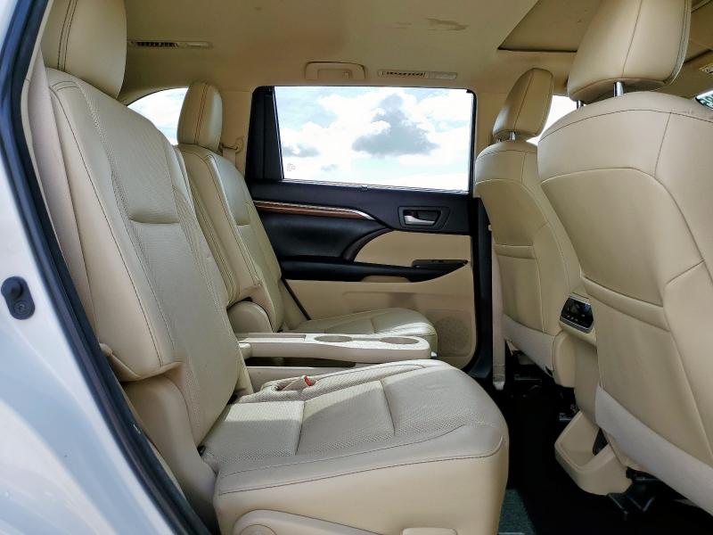 Фото 11 с аукциона – 2018 TOYOTA HIGHLANDER с VIN 5TDYZRFH9JS273463