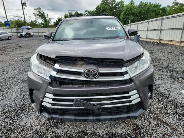 Photo 5 from auction – 2018 TOYOTA HIGHLANDER with VIN 5TDBZRFH4JS836540