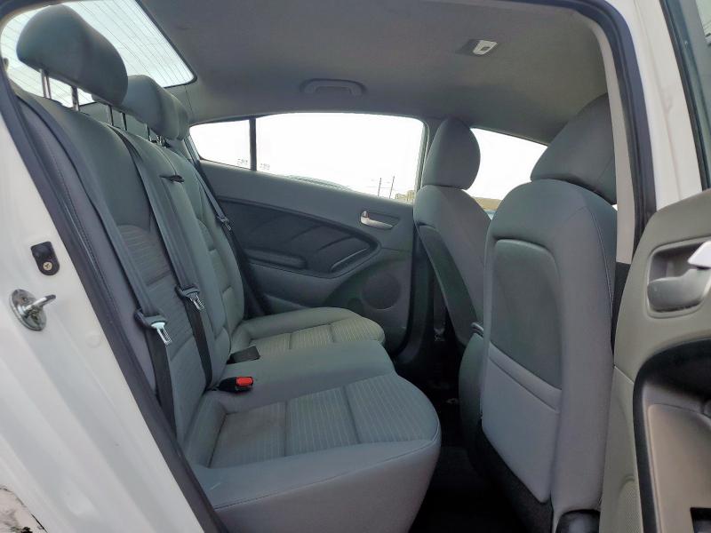 Photo 10 from auction – 2017 KIA FORTE LX with VIN 3KPFL4A77HE074717