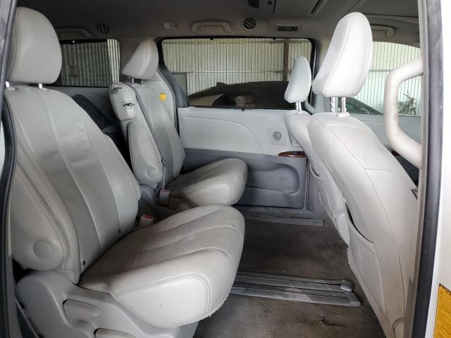 Photo 11 from auction – 2013 TOYOTA SIENNA XLE with VIN 5TDYK3DC8DS335433