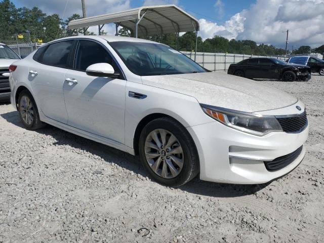Photo 4 from auction – 2017 KIA OPTIMA with VIN 5XXGT4L34HG171752