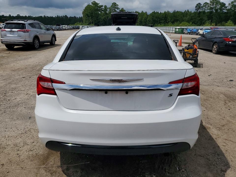 Photo 6 from auction – 2014 CHRYSLER 200 with VIN 1C3CCBBB4EN152666