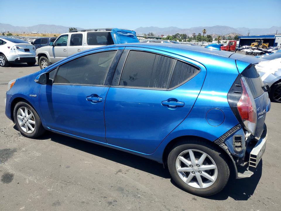 Photo 2 from auction – 2016 TOYOTA PRIUS C with VIN JTDKDTB3XG1124352