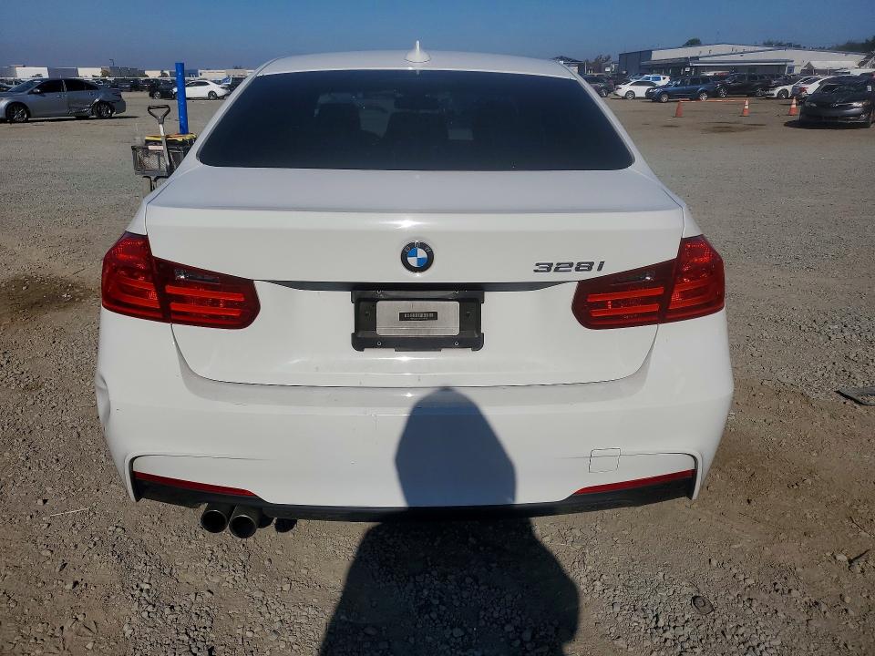 Photo 6 from auction – 2014 BMW 328 with VIN WBA3C1C51EK116415