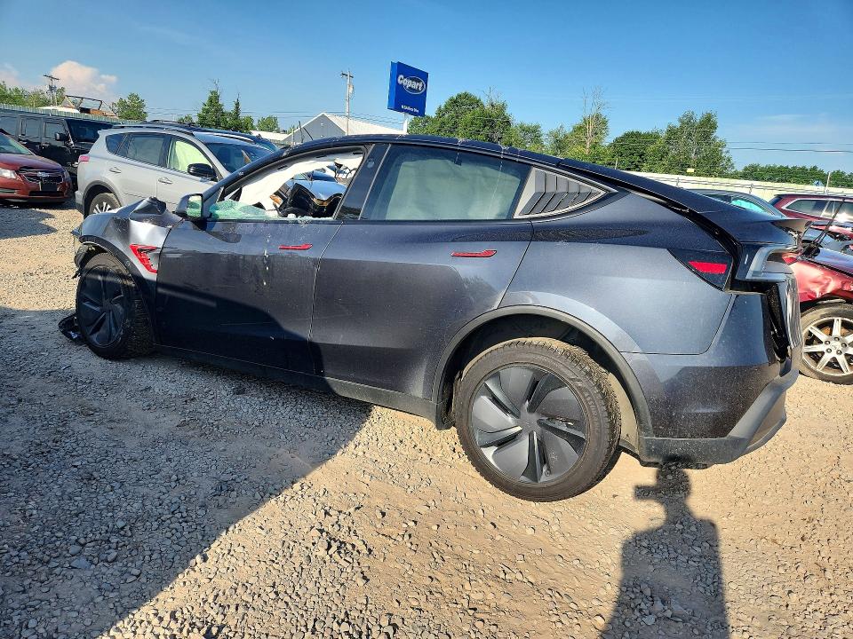 Фото 2 с аукциона – 2026 TESLA MODEL Y с VIN 7SAYGDED0TA445734