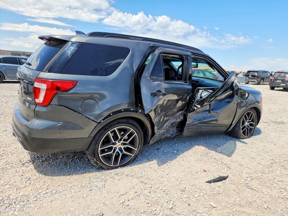 Photo 3 from auction – 2016 FORD EXPLORER with VIN 1FM5K8GT3GGA07438