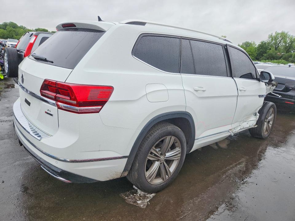 Photo 3 from auction – 2018 VOLKSWAGEN ATLAS with VIN 1V2RR2CA7JC566944