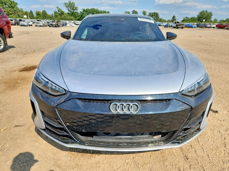 Photo 5 from auction – 2022 AUDI E-TRON GT with VIN WAUCJBFWXN7001539