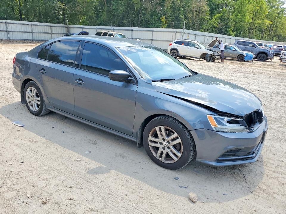 Photo 4 from auction – 2015 VOLKSWAGEN JETTA with VIN 3VW2K7AJ8FM217835