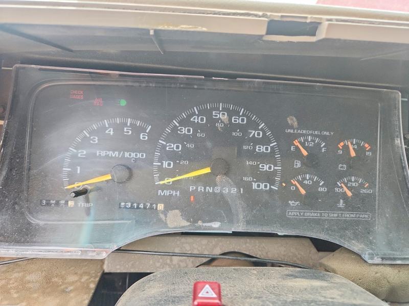 Photo 9 from auction – 1997 CHEVROLET SUBURBAN with VIN 3GNFK16R2VG123003