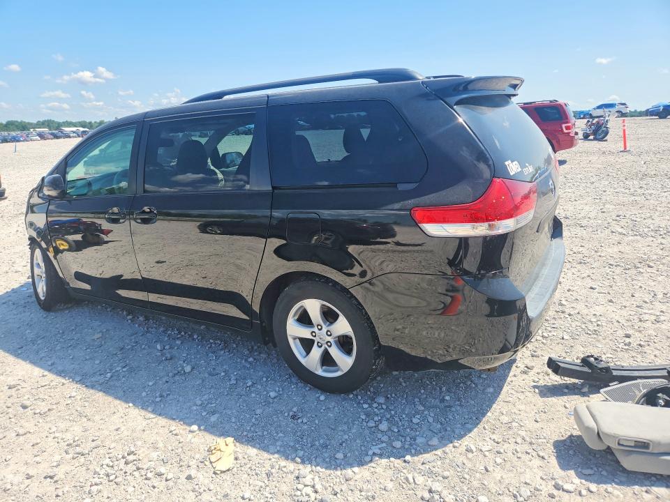Photo 2 from auction – 2012 TOYOTA SIENNA with VIN 5TDKK3DCXCS189802