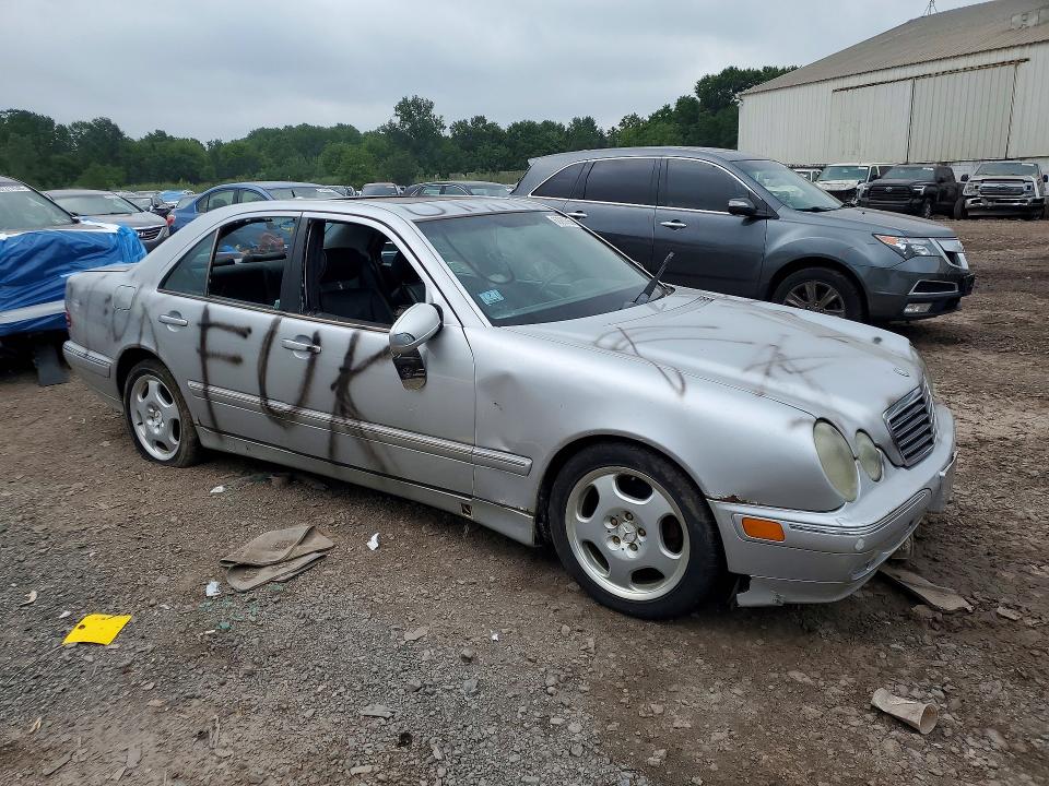 Photo 4 from auction – 2002 MERCEDES-BENZ E with VIN WDBJF70J32B488595