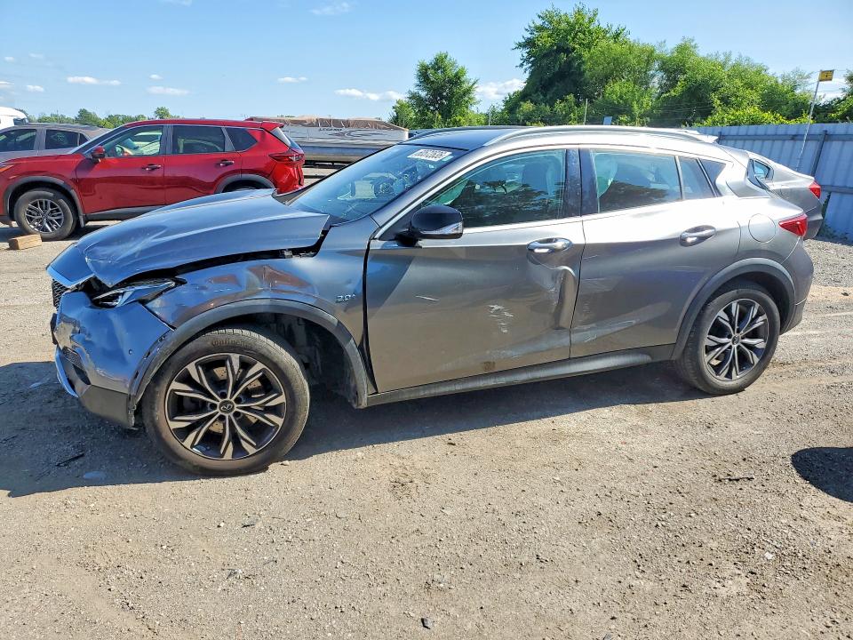 2017 INFINITI QX30