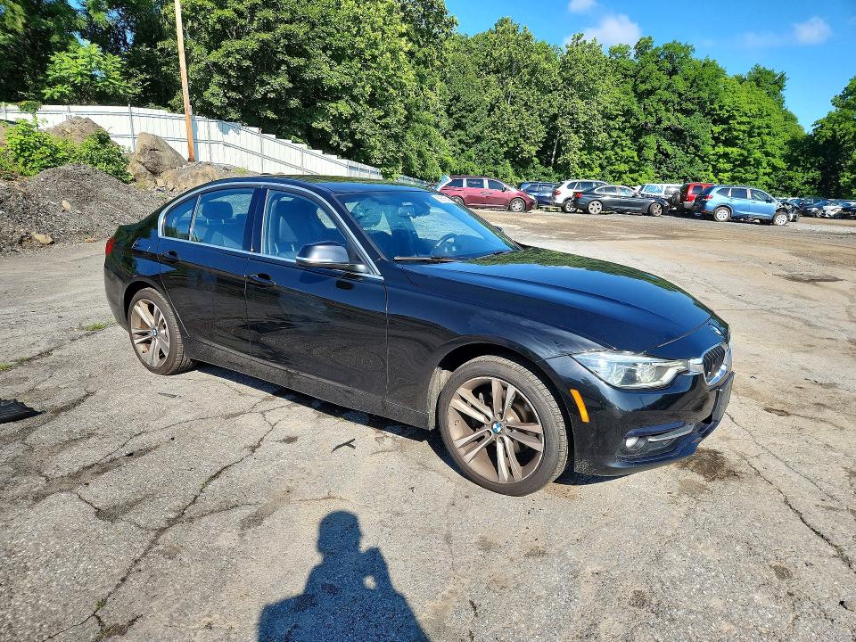 Photo 4 from auction – 2018 BMW 330 with VIN WBA8D9G56JNU66689