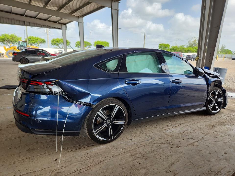 Снимка 3 от търг – 2026 HONDA ACCORD с VIN 1HGCY1F49TA008460