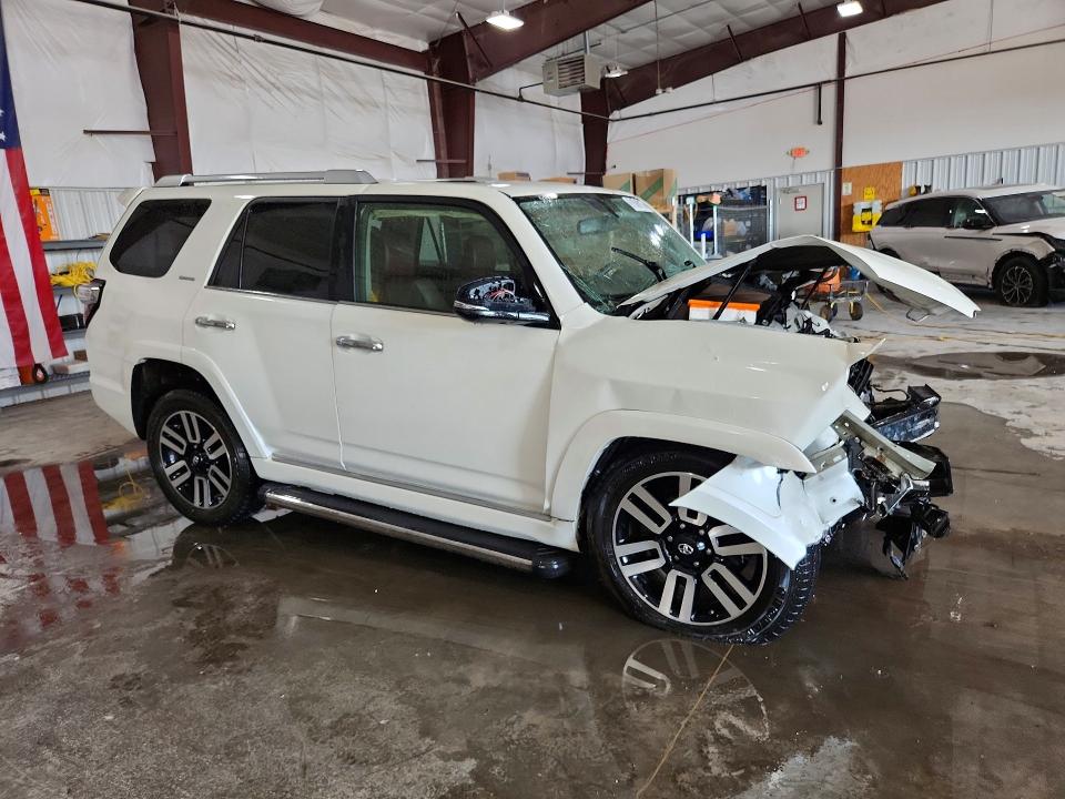 Photo 4 from auction – 2017 TOYOTA 4RUNNER with VIN JTEBU5JR2H5421882