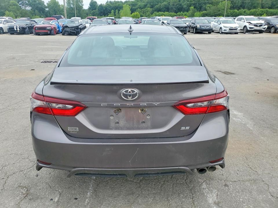 Photo 6 from auction – 2022 TOYOTA CAMRY with VIN 4T1G11AK4NU679364