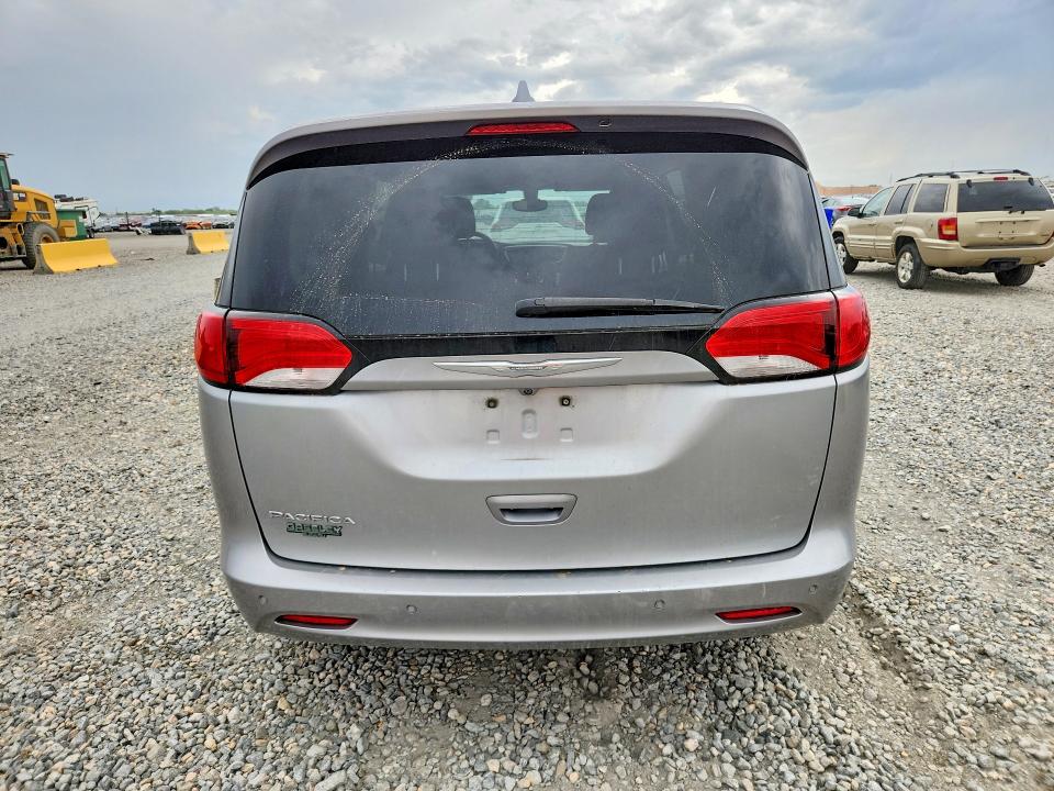 Photo 6 from auction – 2017 CHRYSLER PACIFICA with VIN 2C4RC1DG3HR517628