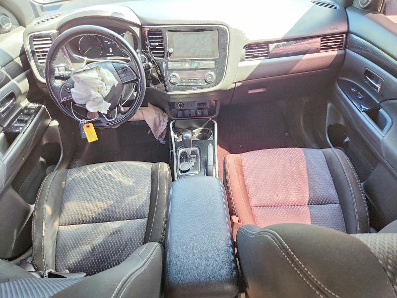 Photo 8 from auction – 2018 MITSUBISHI OUTLANDER with VIN JA4AD3A31JZ021983