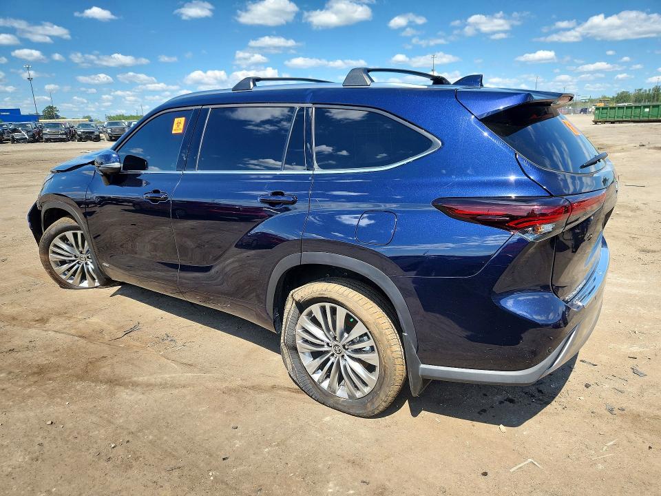 Снимка 2 от търг – 2026 TOYOTA HIGHLANDER HYBRID с VIN 5TDEBRCH7TS713498