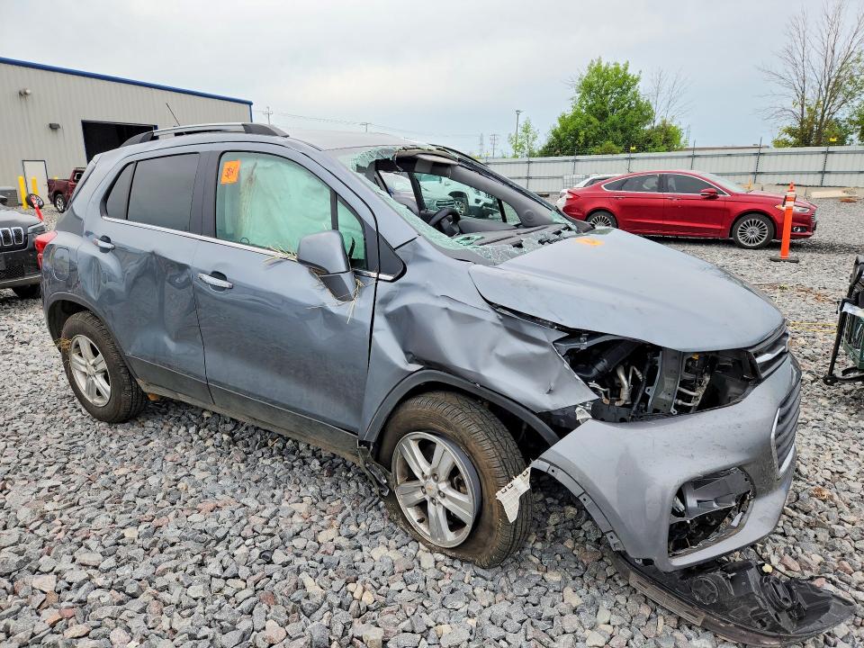 Photo 4 from auction – 2019 CHEVROLET TRAX with VIN KL7CJPSB9KB897244