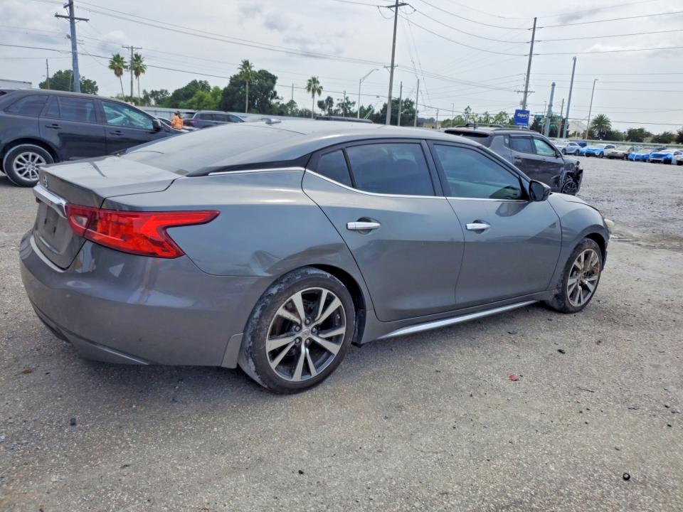 Photo 3 from auction – 2017 NISSAN MAXIMA with VIN 1N4AA6AP1HC383821