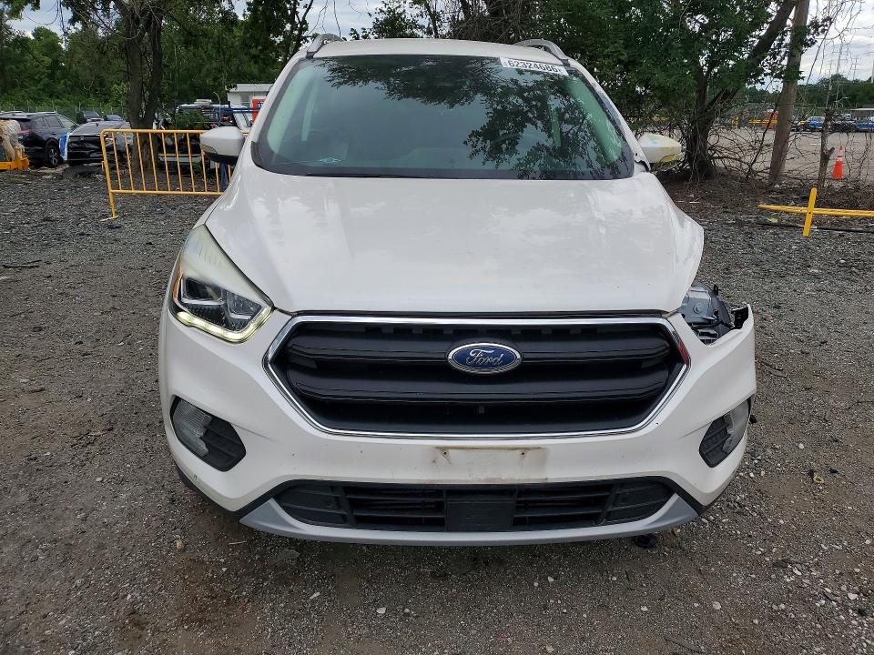 Photo 5 from auction – 2017 FORD ESCAPE with VIN 1FMCU9J95HUA74405