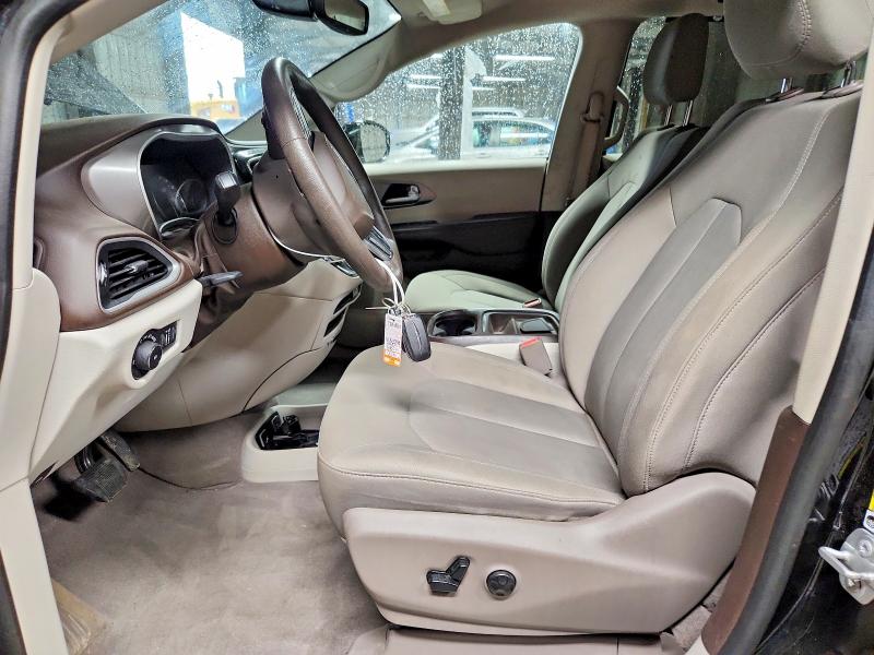 Photo 7 from auction – 2019 CHRYSLER PACIFICA with VIN 2C4RC1FG2KR577372