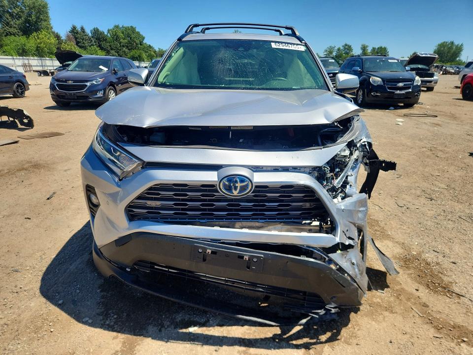 Photo 5 from auction – 2021 TOYOTA RAV4 with VIN JTMD6RFVXMD043640