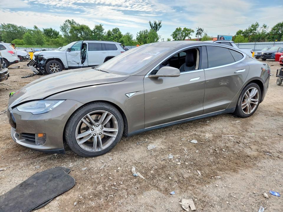 TESLA MODEL S 2015 with VIN 5YJSA1E26FF110826 - Photo from auction