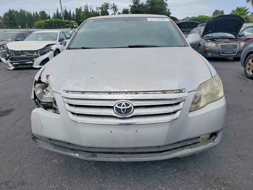 Photo 5 from auction – 2005 TOYOTA AVALON with VIN 4T1BK36B75U051813
