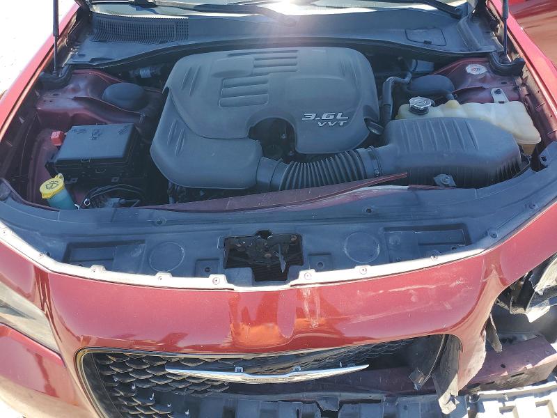 Photo 11 from auction – 2019 CHRYSLER 300 with VIN 2C3CCABG4KH585415