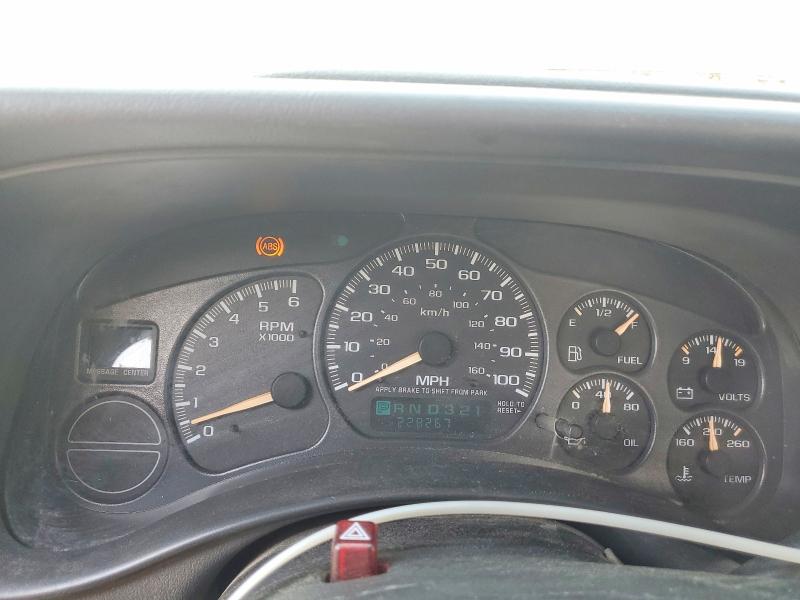 Photo 9 from auction – 2002 CHEVROLET SILVERADO with VIN 2GCEC19V121233975