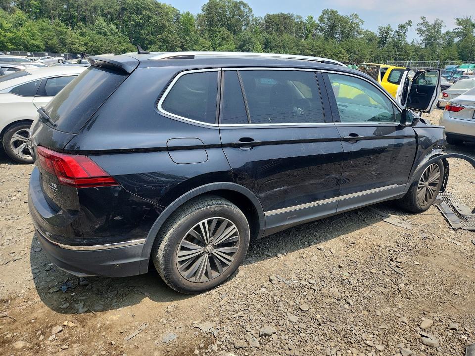 Photo 3 from auction – 2018 VOLKSWAGEN TIGUAN with VIN 3VV2B7AX2JM016157