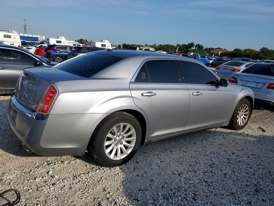 Photo 3 from auction – 2014 CHRYSLER 300 with VIN 2C3CCAAG3EH141609