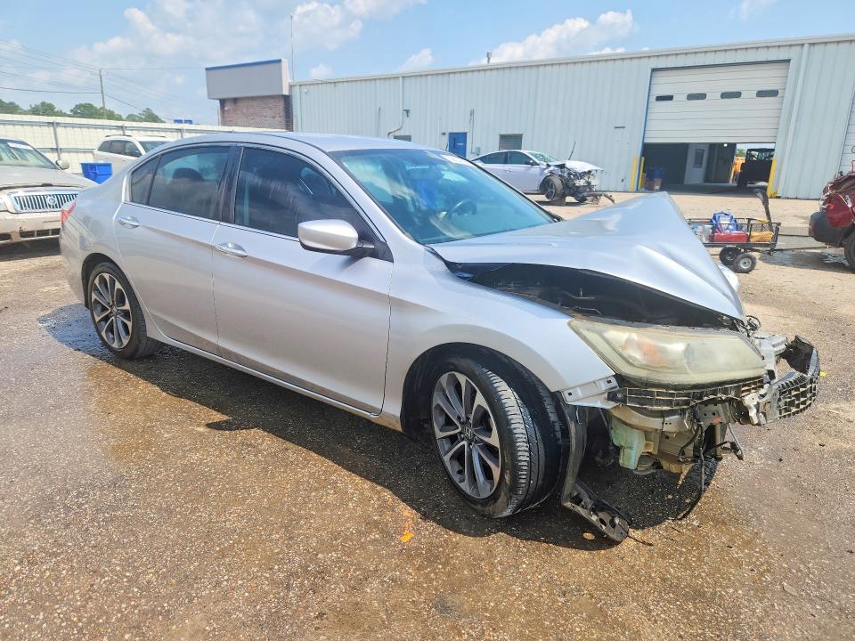 Photo 4 from auction – 2014 HONDA ACCORD with VIN 1HGCR2F53EA030159