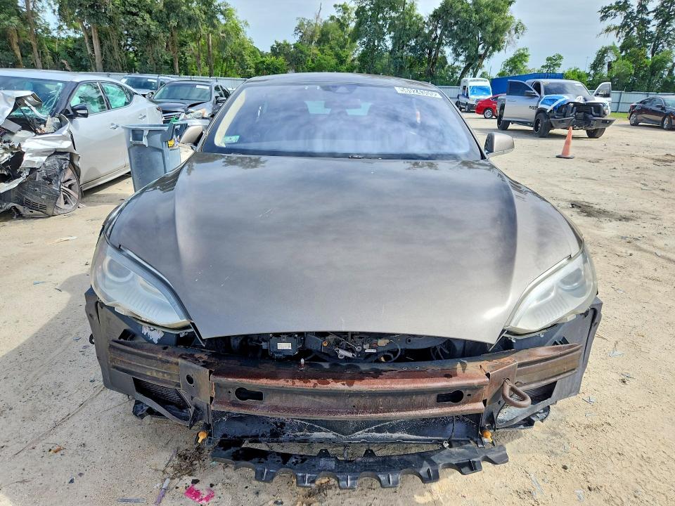 Photo 5 from auction – 2015 TESLA MODEL S with VIN 5YJSA1E23FF110220