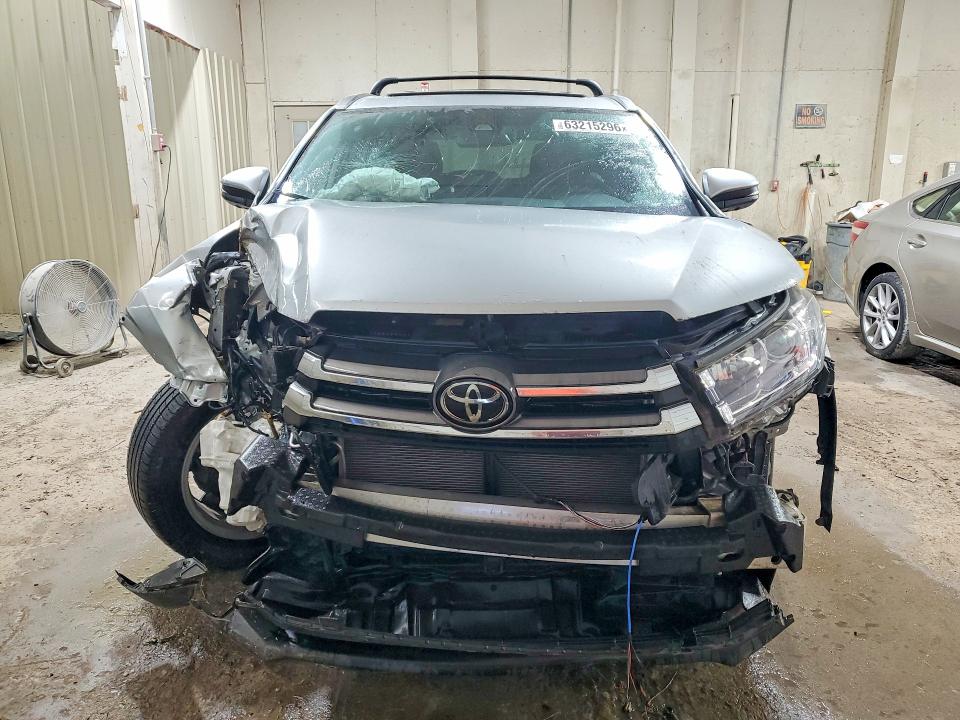 Photo 5 from auction – 2019 TOYOTA HIGHLANDER with VIN 5TDDZRFHXKS997033