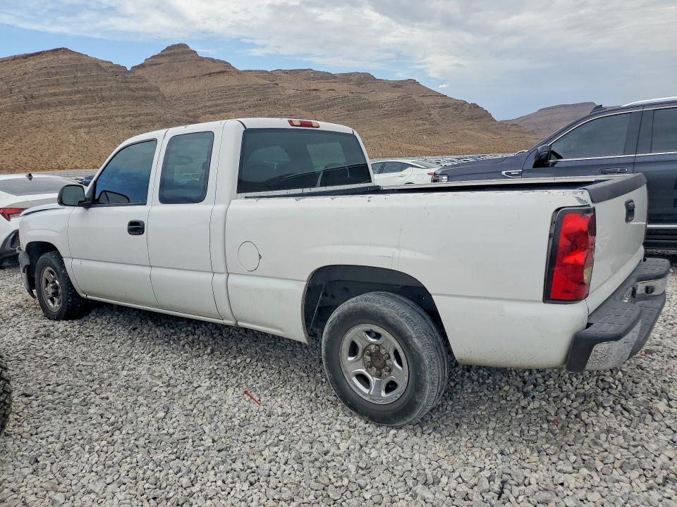 Photo 2 from auction – 2004 CHEVROLET SILVERADO with VIN 2GCEC19V741188141