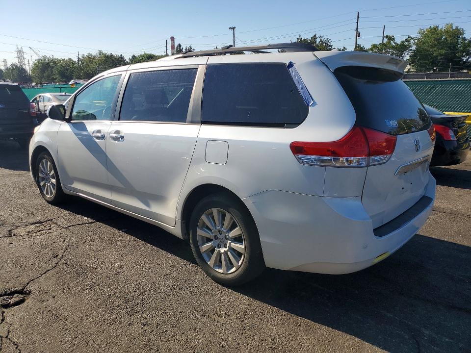 Photo 2 from auction – 2012 TOYOTA SIENNA with VIN 5TDDK3DC4CS030704