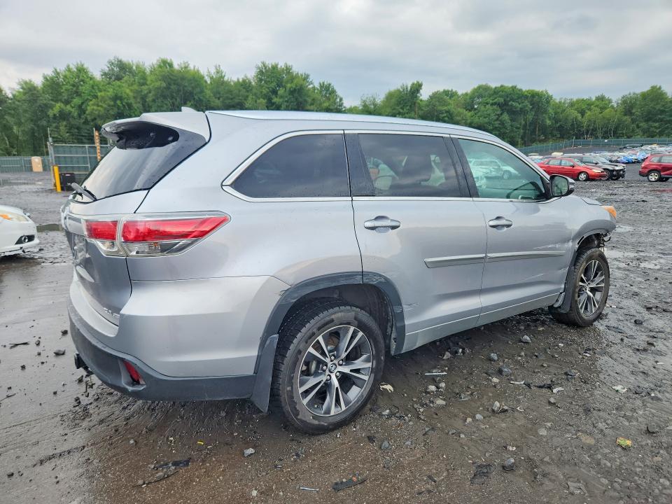 Photo 3 from auction – 2016 TOYOTA HIGHLANDER with VIN 5TDJKRFH9GS331666
