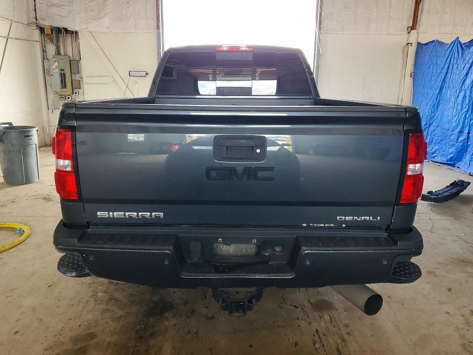 Photo 6 from auction – 2018 GMC SIERRA with VIN 1GT12UEY0JF112347