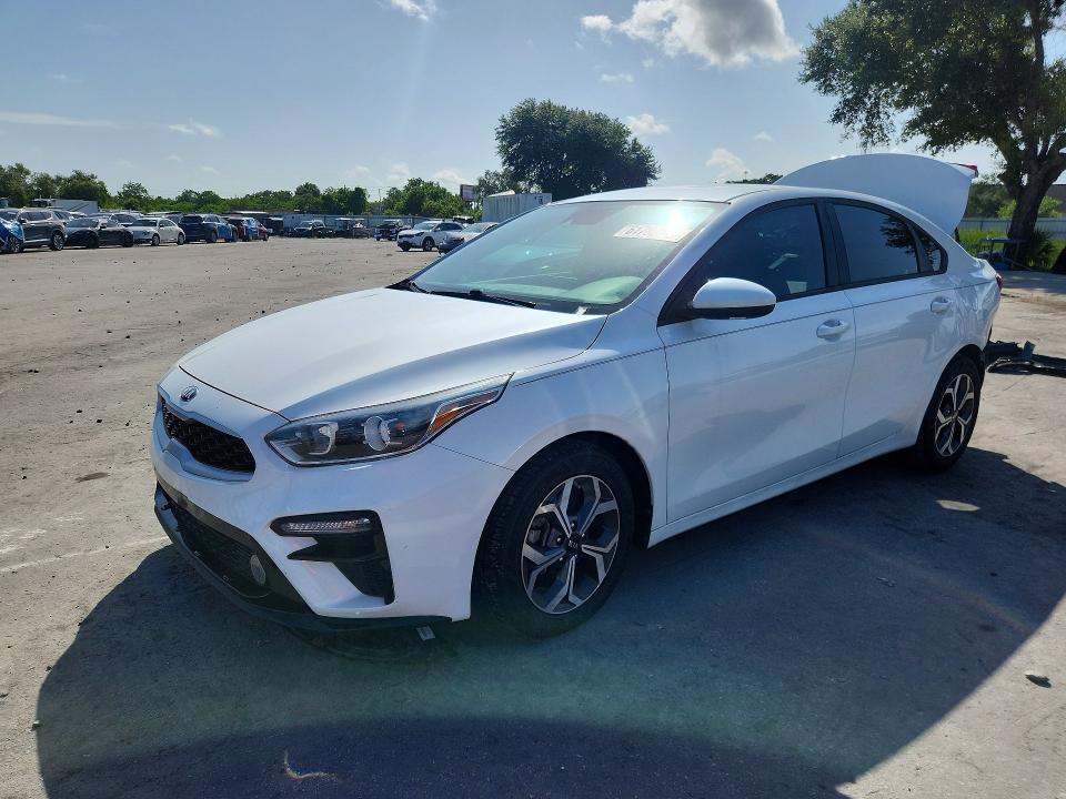 KIA FORTE 2021 with VIN 3KPF24AD8ME382644 - Photo from auction
