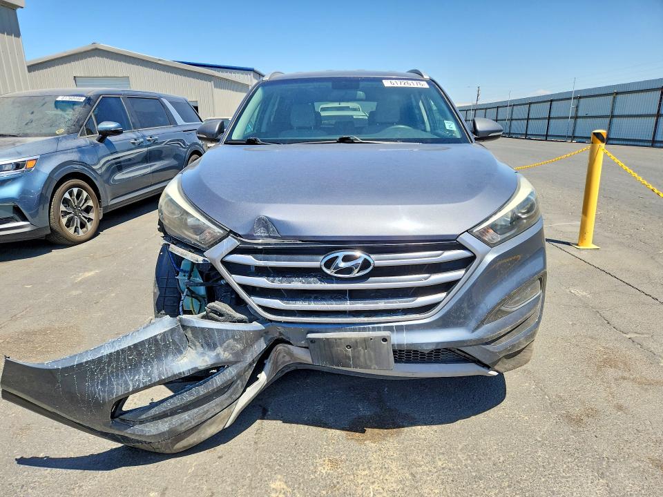 Photo 5 from auction – 2017 HYUNDAI TUCSON with VIN KM8J33A24HU332827